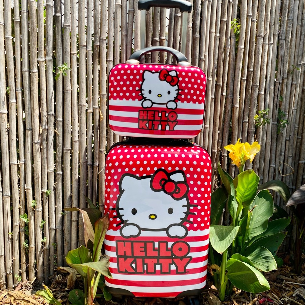 Hello Kitty “Polkadots and Stripes” Suitcase Set